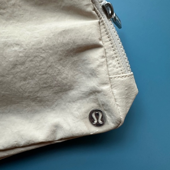 NWT Lulu Off-white Large Everywhere Belt Bag - Picture 8 of 8